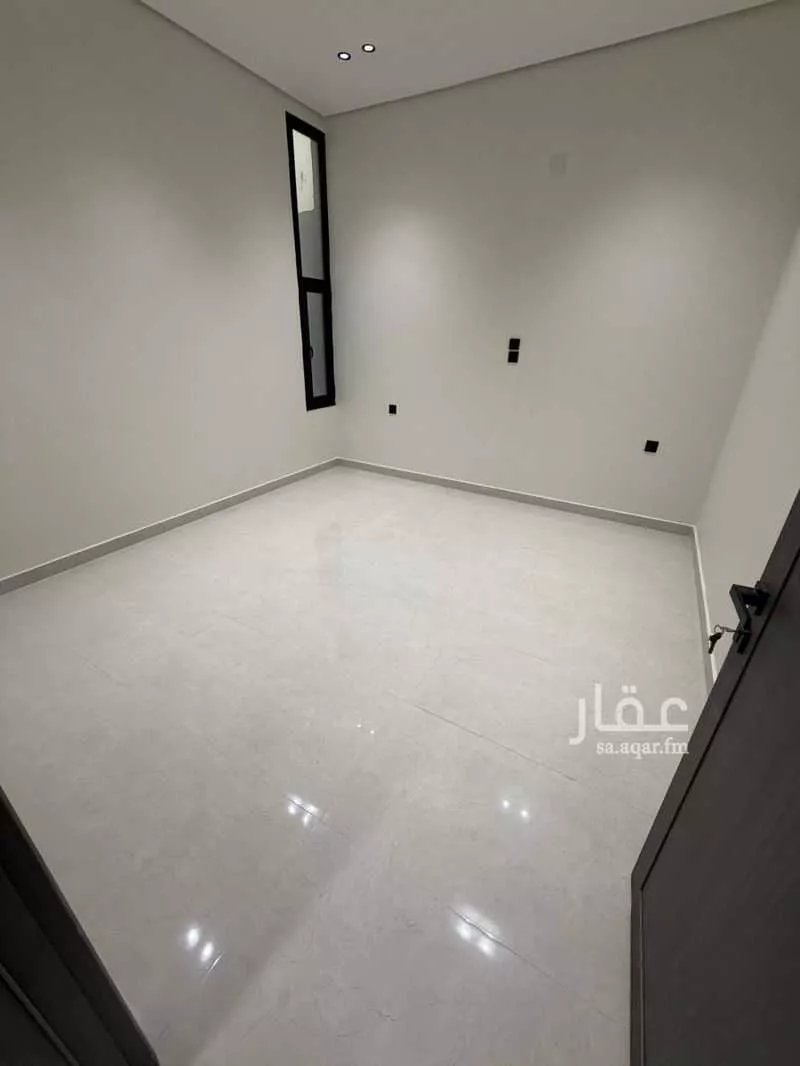 9 bedroom villa in Uhud, Eastern Province 11