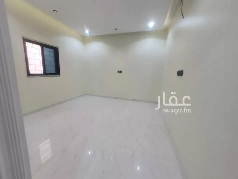 شقة 5 غرف في احد 4