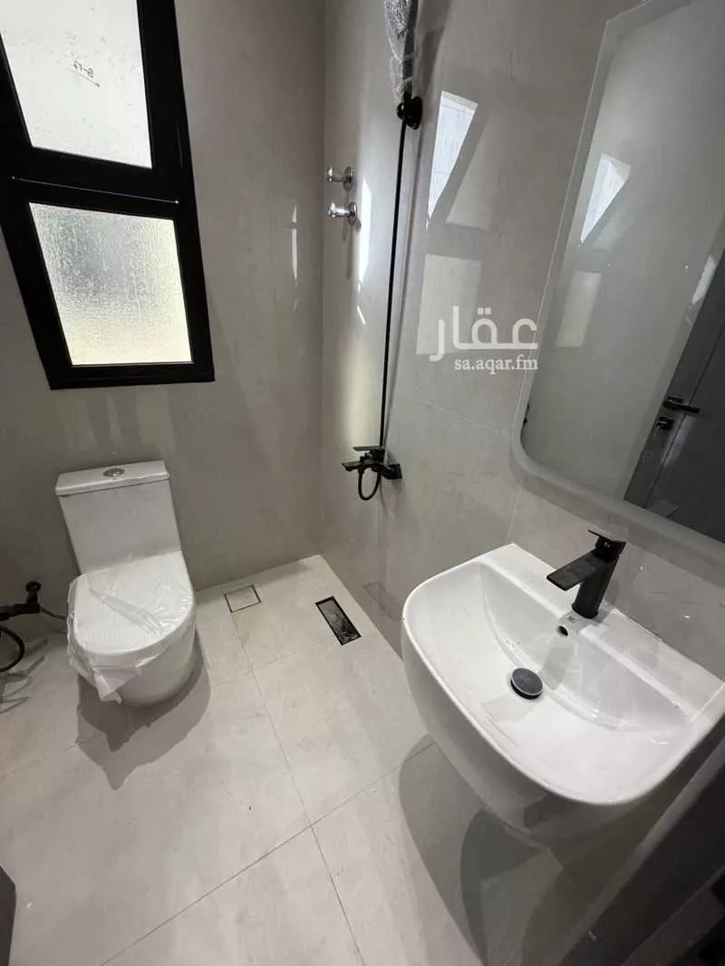 9 bedroom villa in Uhud, Eastern Province 25