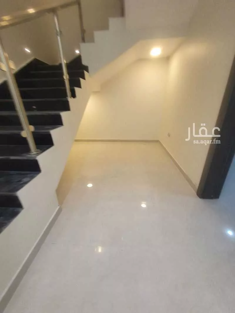 9 bedroom villa in Uhud, Eastern Province 12