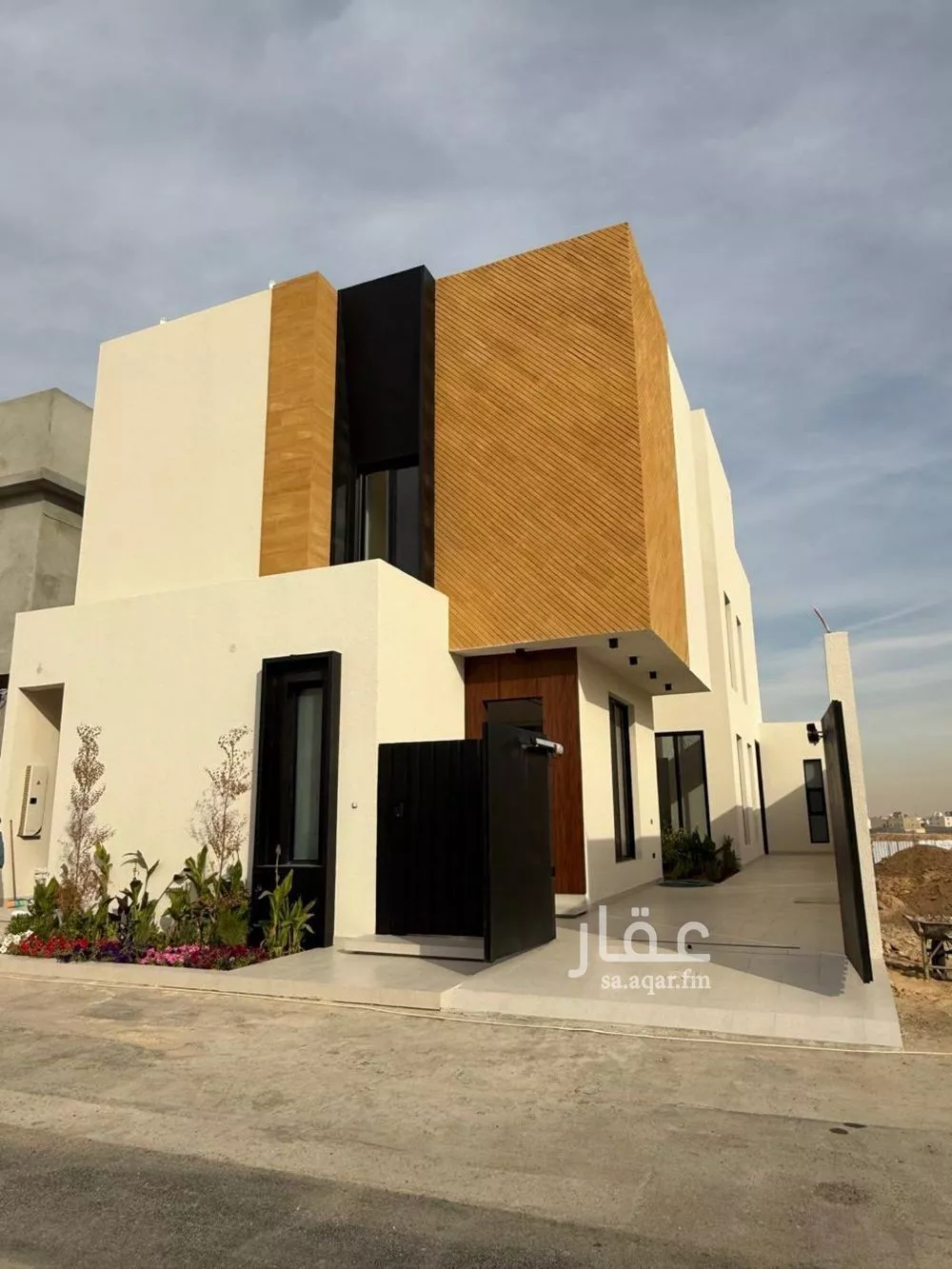 5 bedroom villa in Al Mahdiyyah 1