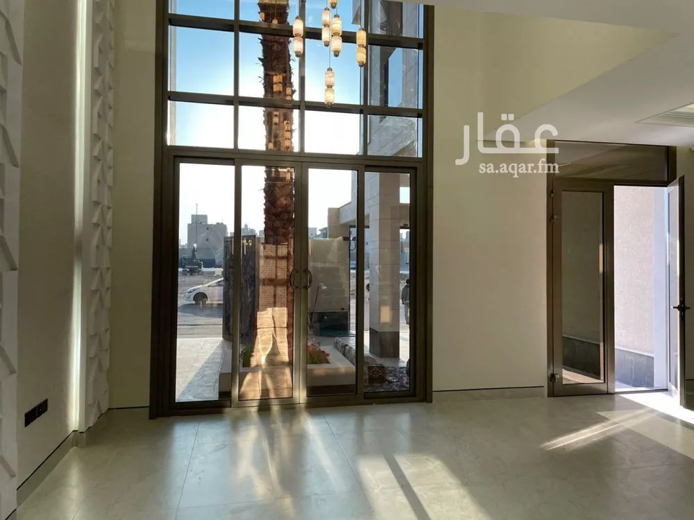 5 bedroom villa in Al Mahdiyyah 3