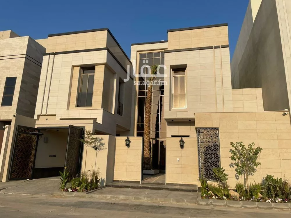 5 bedroom villa in Al Mahdiyyah 2