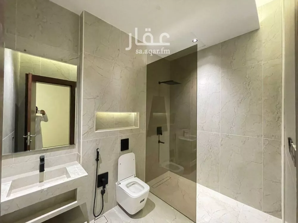 5 bedroom villa in Al Mahdiyyah 5