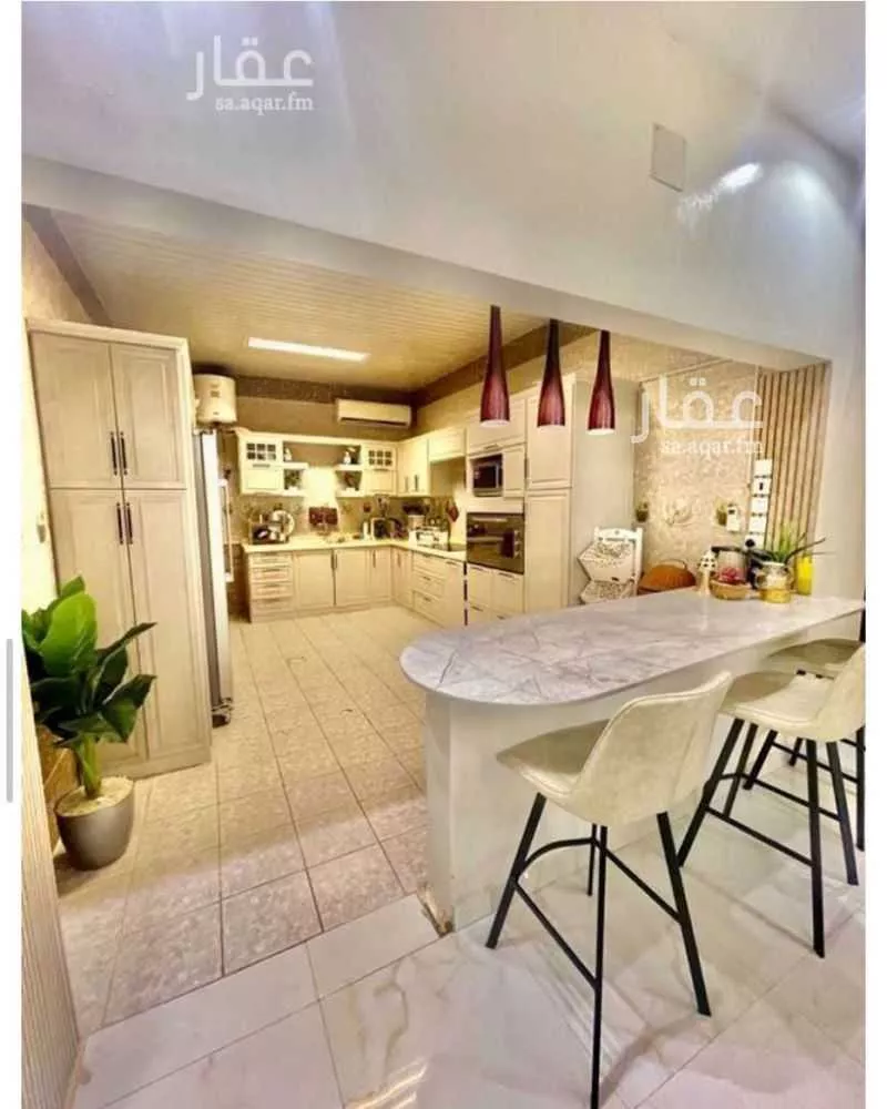 10 bedroom apartment in Al Rimal 3