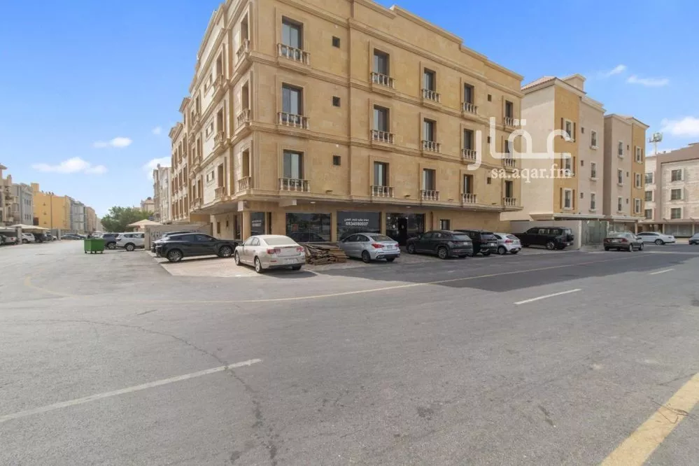 عمارة 744 م² في العليا 2