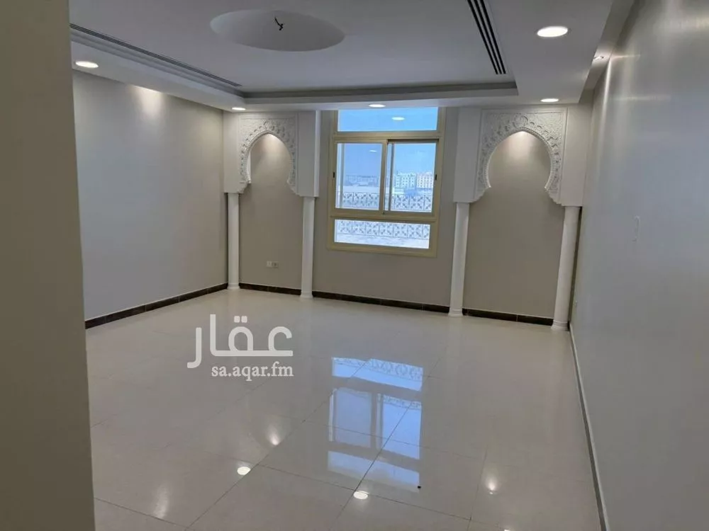 شقة 5 غرف في الدانة الشمالية 3