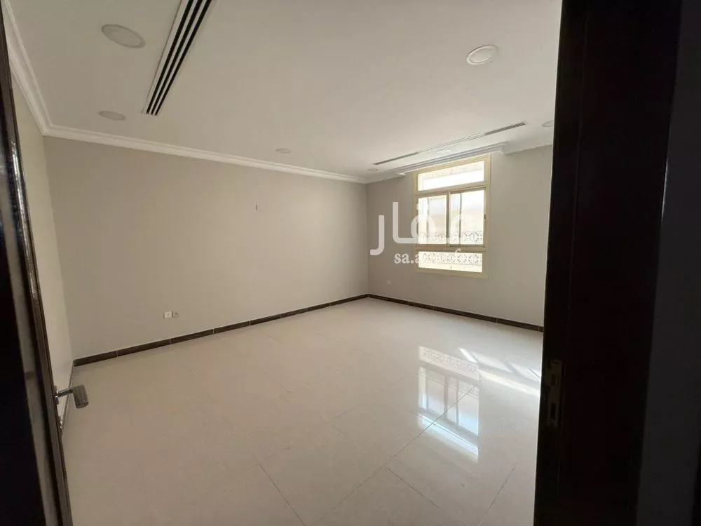 شقة 5 غرف في الدانة الشمالية 4