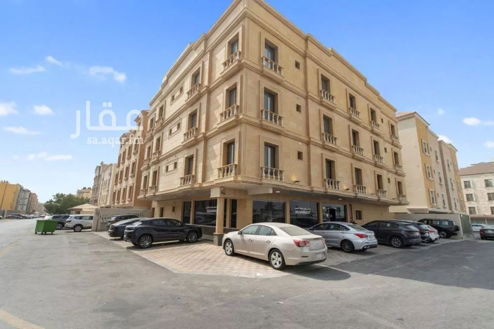 عمارة 744 م² في العليا 1