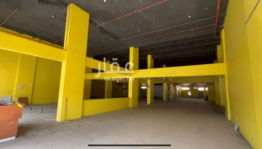 محل 1800 م² في الشعلة 3