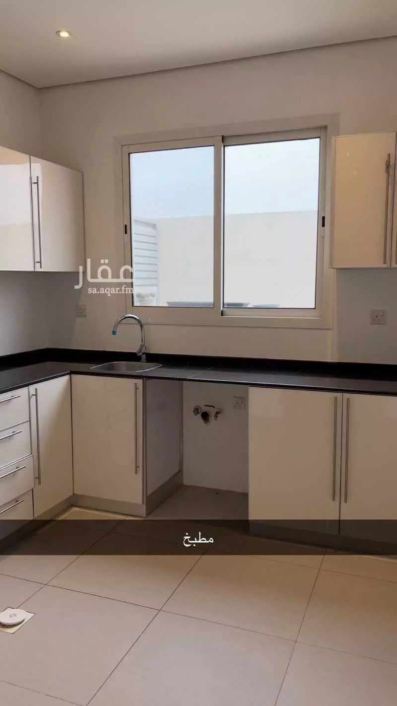 3 bedroom building in Granada, Riyadh 10