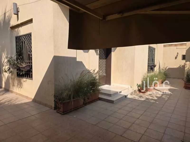 فيلا 5 غرف في الوادي 2