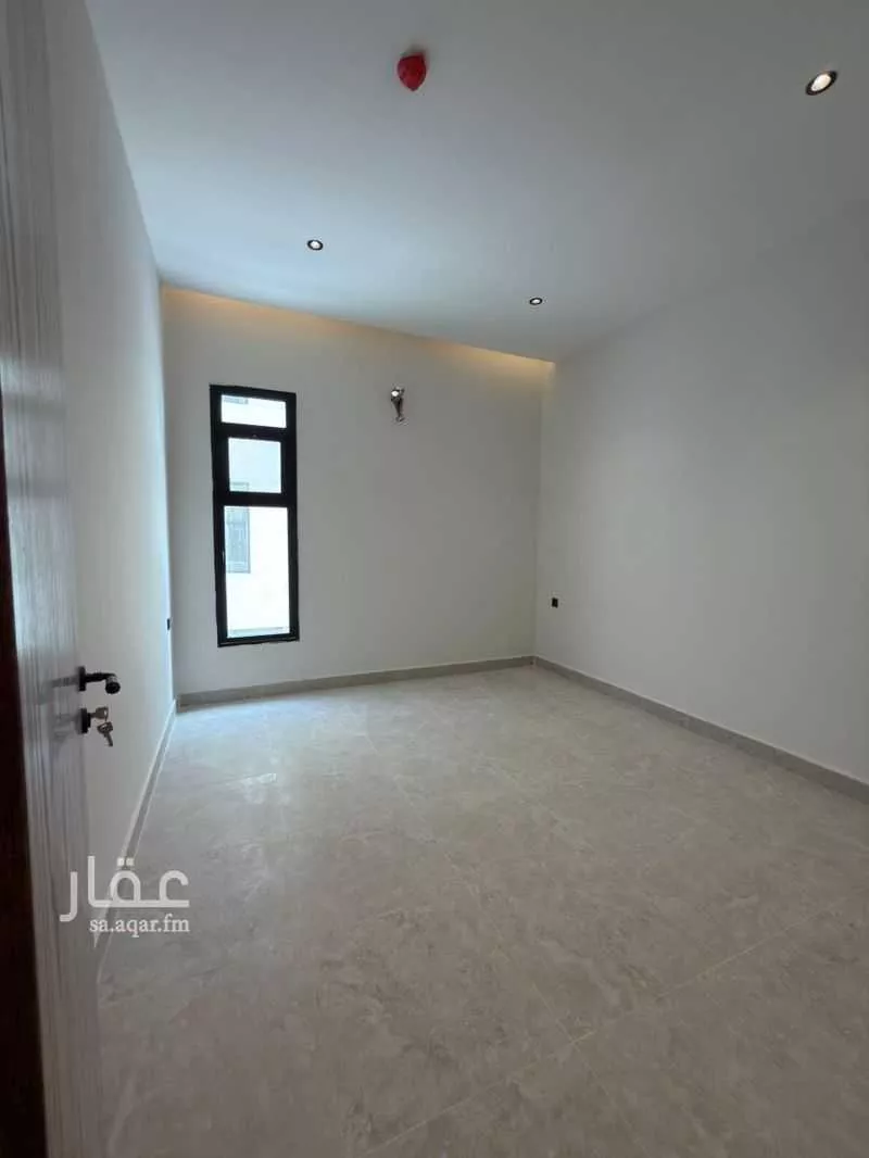 3 bedroom apartment in Al Rawdah 1