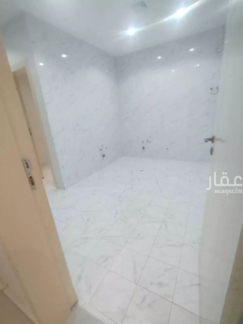 شقة 8 غرف في الجنادرية 4