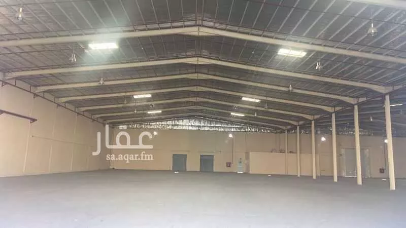 مستودع 17664 م² في طويق 4