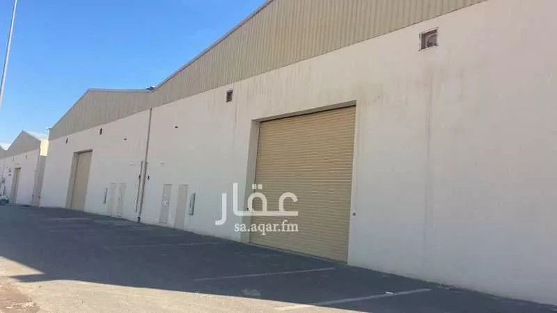 مستودع 13076 م² في طويق 2