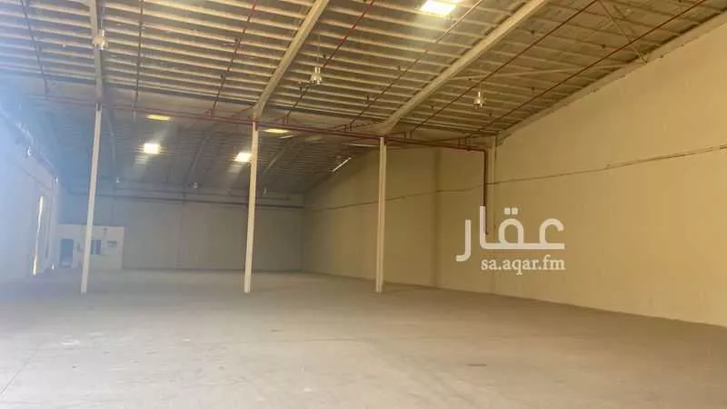 مستودع 18969 م² في طويق 4