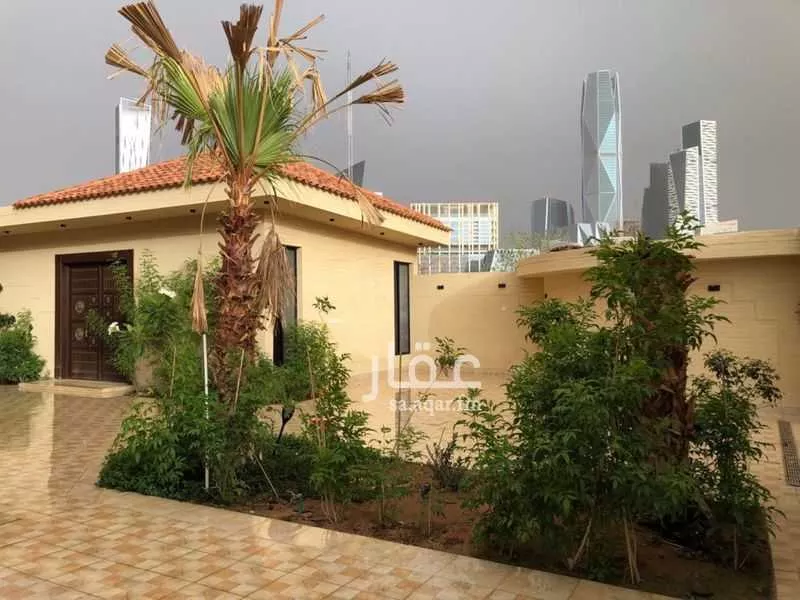 فيلا 10 غرف في العقيق 2