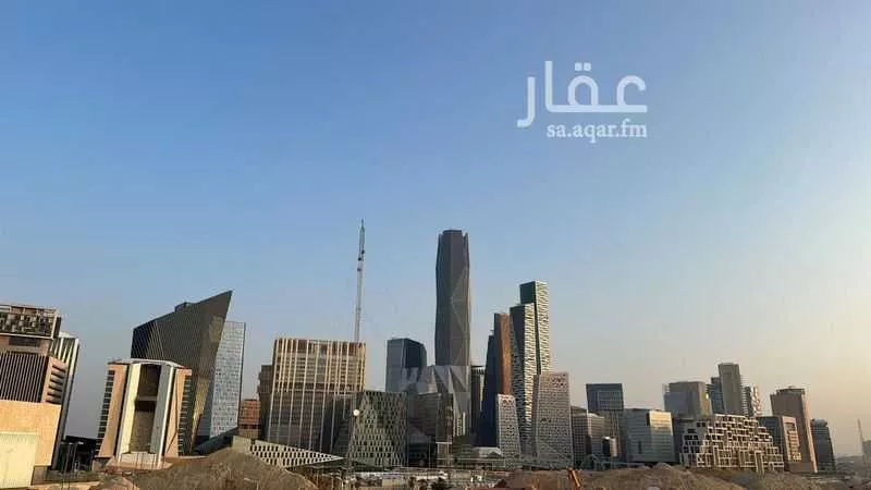 فيلا 10 غرف في العقيق 4