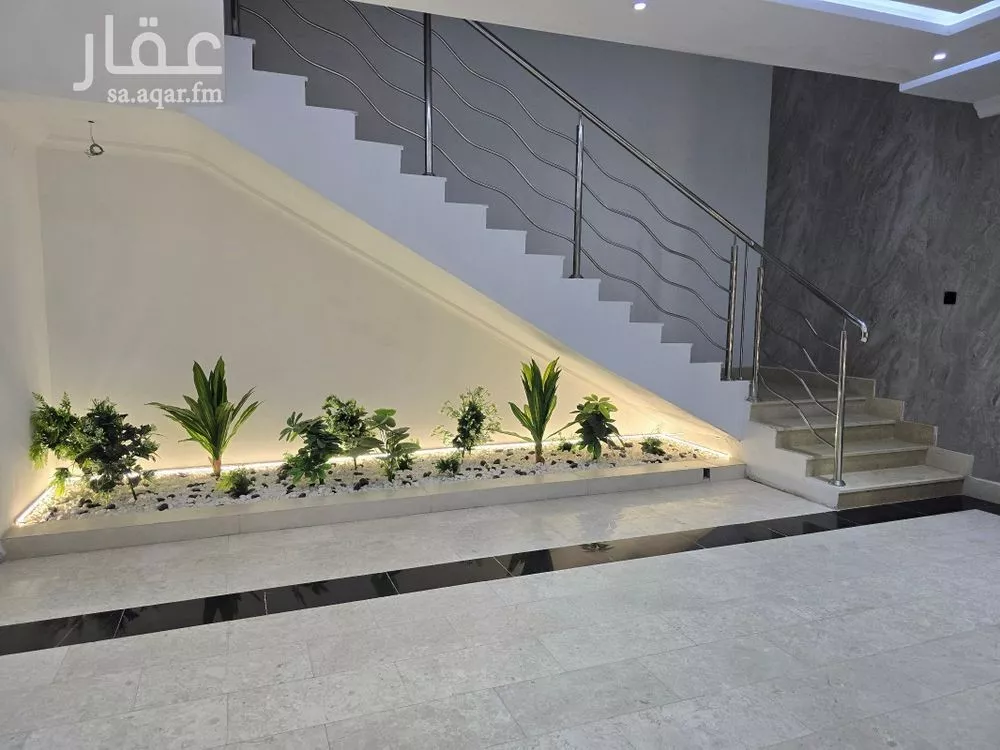 شقة 5 غرف في النزهة 4