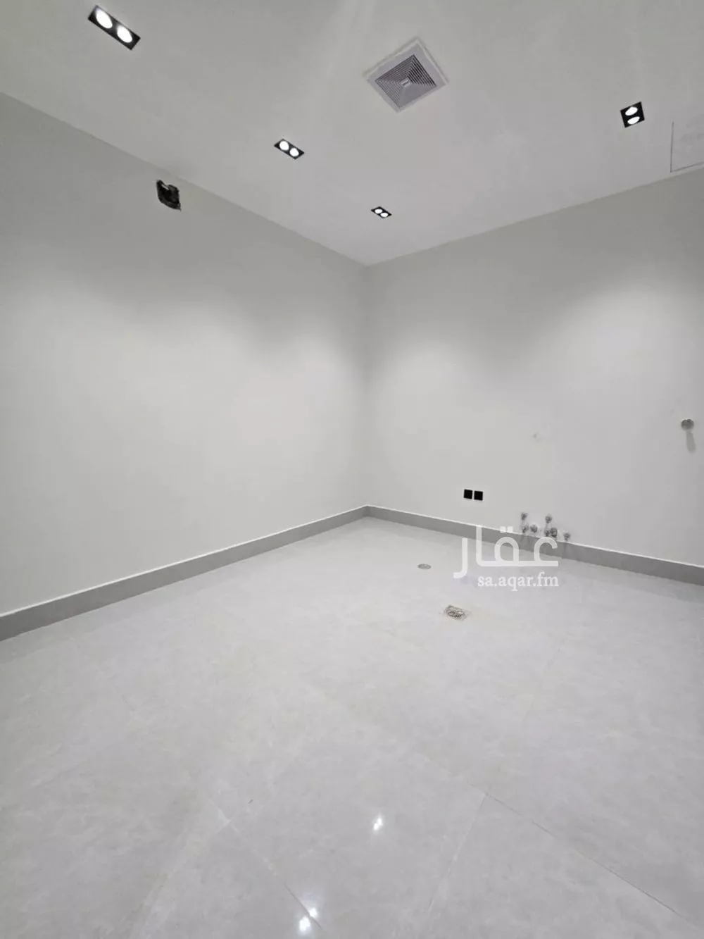 5 bedroom floor in Al Maizilah 2