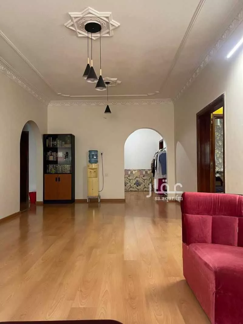 فيلا 5 غرف في الزهرة 4