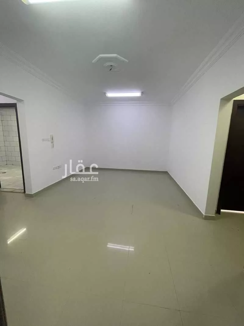3 bedroom building in Al Yarmouk, Riyadh 6