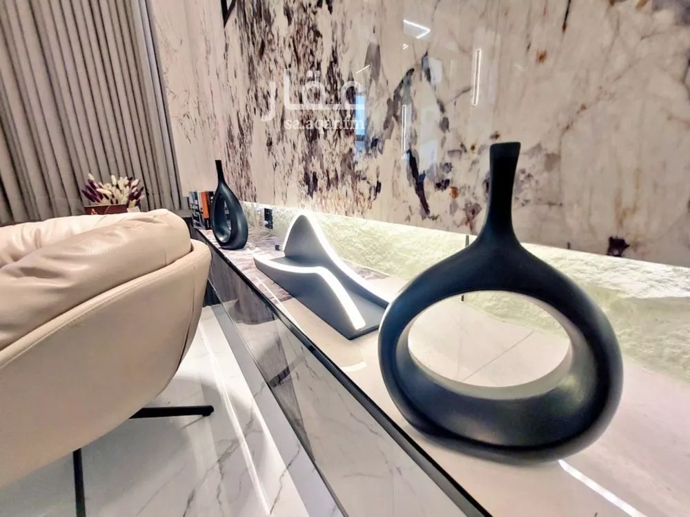 مكتب 38 م² في العليا 2