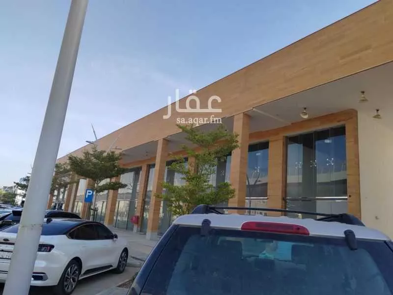 870 sqm building in Al Manar 3