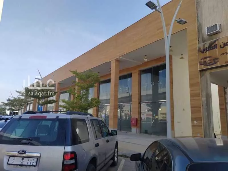 870 sqm building in Al Manar 1