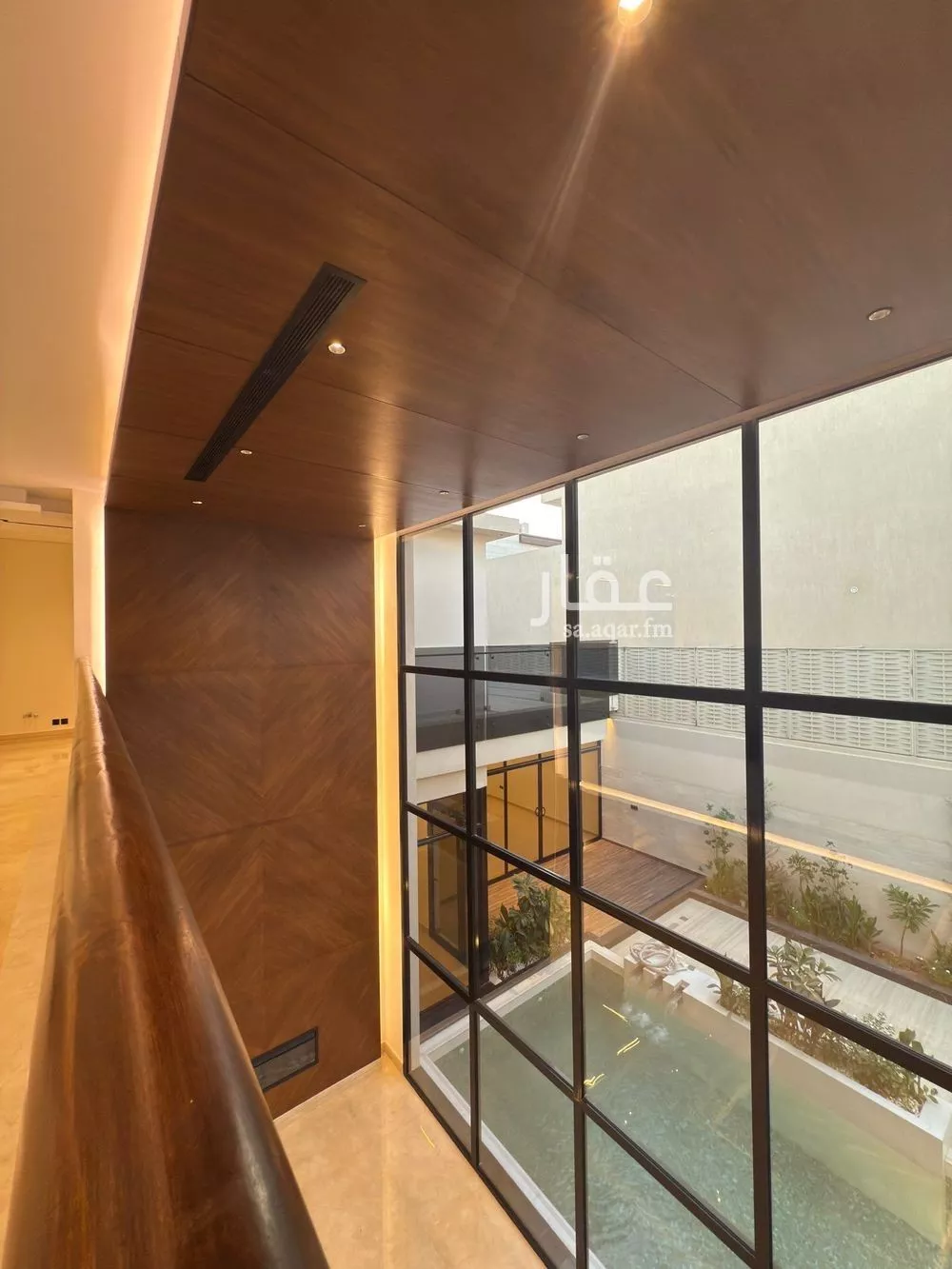 فيلا 8 غرف في الملقا 2