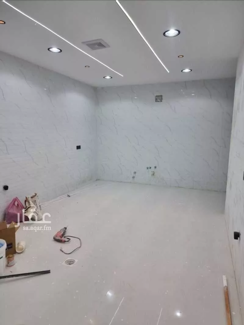 5 bedroom duplex in Dahiat King Fahd 4