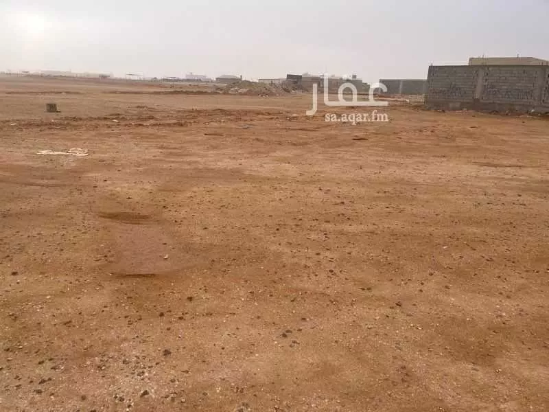 900 sqm land in Ash Sharq 3