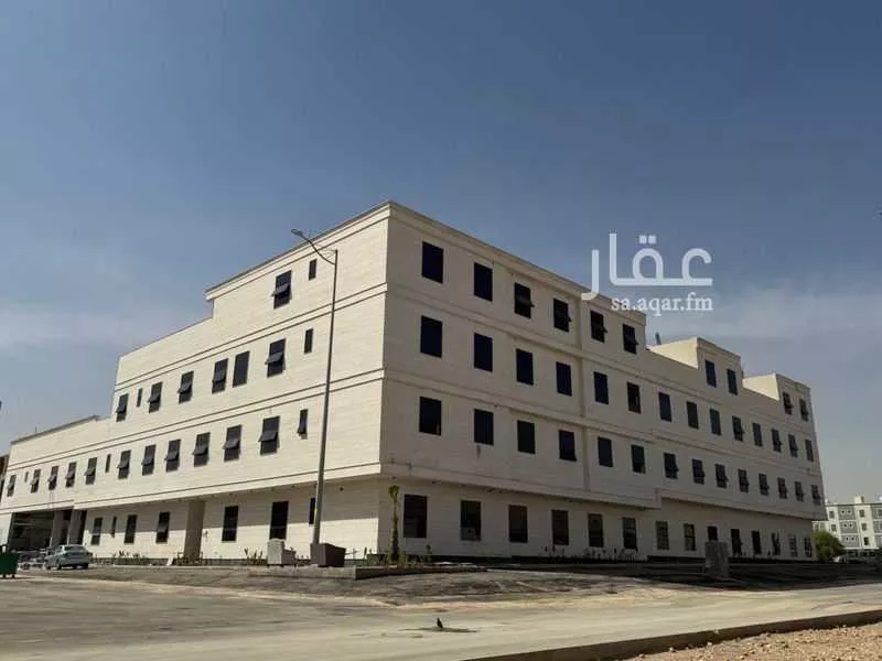 100 sqm building in Badr 4