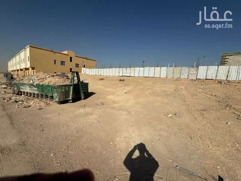 أرض 1558 م² في المصانع 5