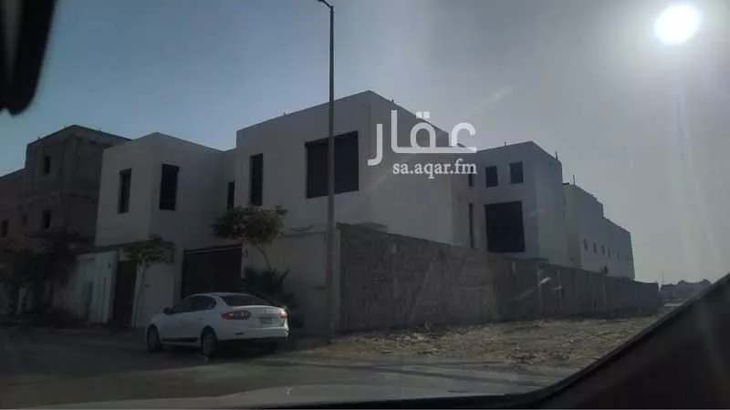 فيلا 6 غرف في العقيق 2