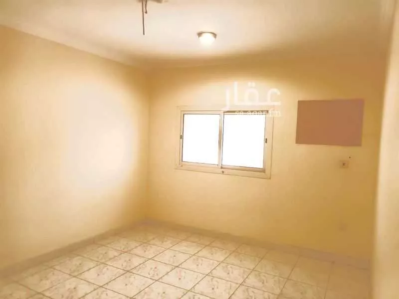3 bedroom apartment in Al Sharafiyah, Jeddah 4
