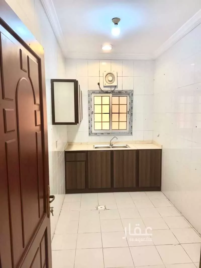 3 bedroom apartment in Al Sharafiyah, Jeddah 18