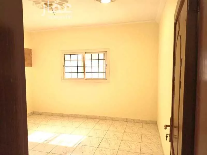 3 bedroom apartment in Al Sharafiyah, Jeddah 13