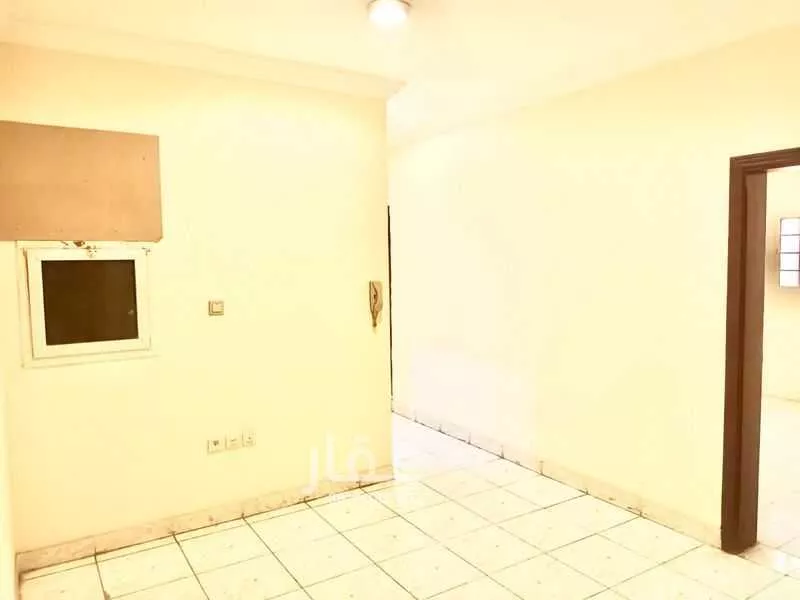 3 bedroom apartment in Al Sharafiyah, Jeddah 17