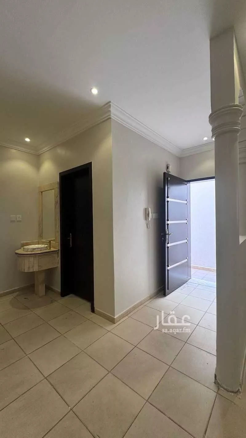 4 bedroom floor in Al Munsiyah 3
