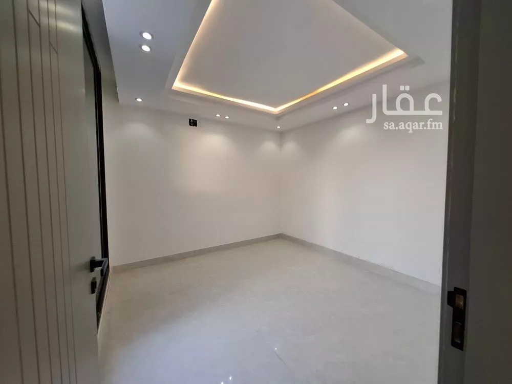 فيلا 5 غرف في طيبة 5