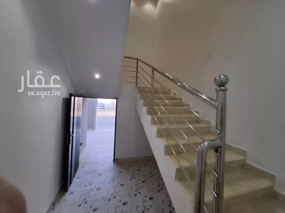 فيلا 5 غرف في طيبة 2