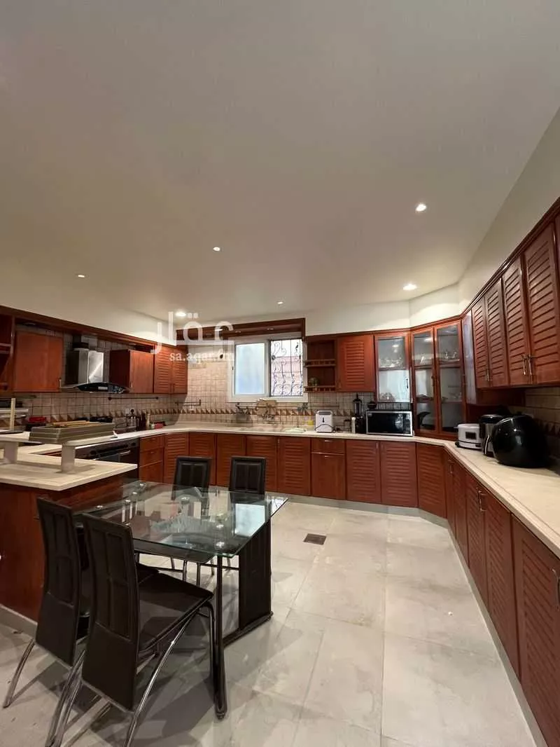 فيلا 7 غرف في السعادة 4