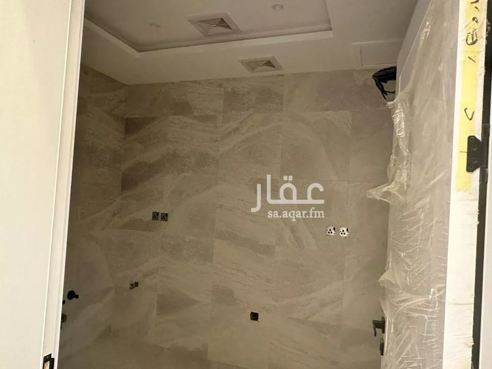 شقة 4 غرف في الواحة 5