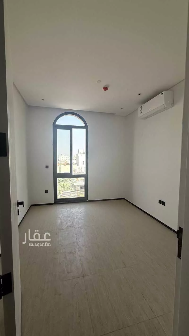 شقة 4 غرف في العارض 3