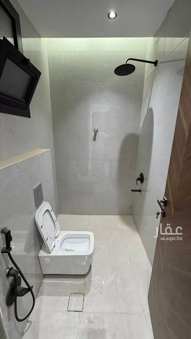 8 bedroom villa in Al Qairawan, Riyadh 6