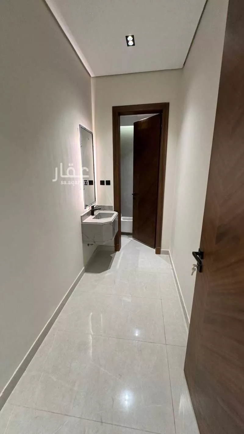 8 bedroom villa in Al Qairawan, Riyadh 16