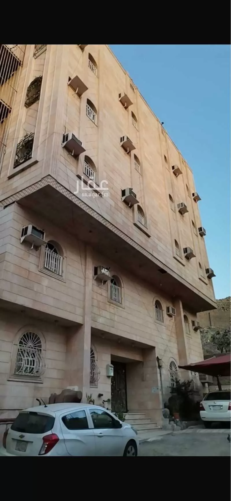 عمارة 399 م² في الزاهر 5