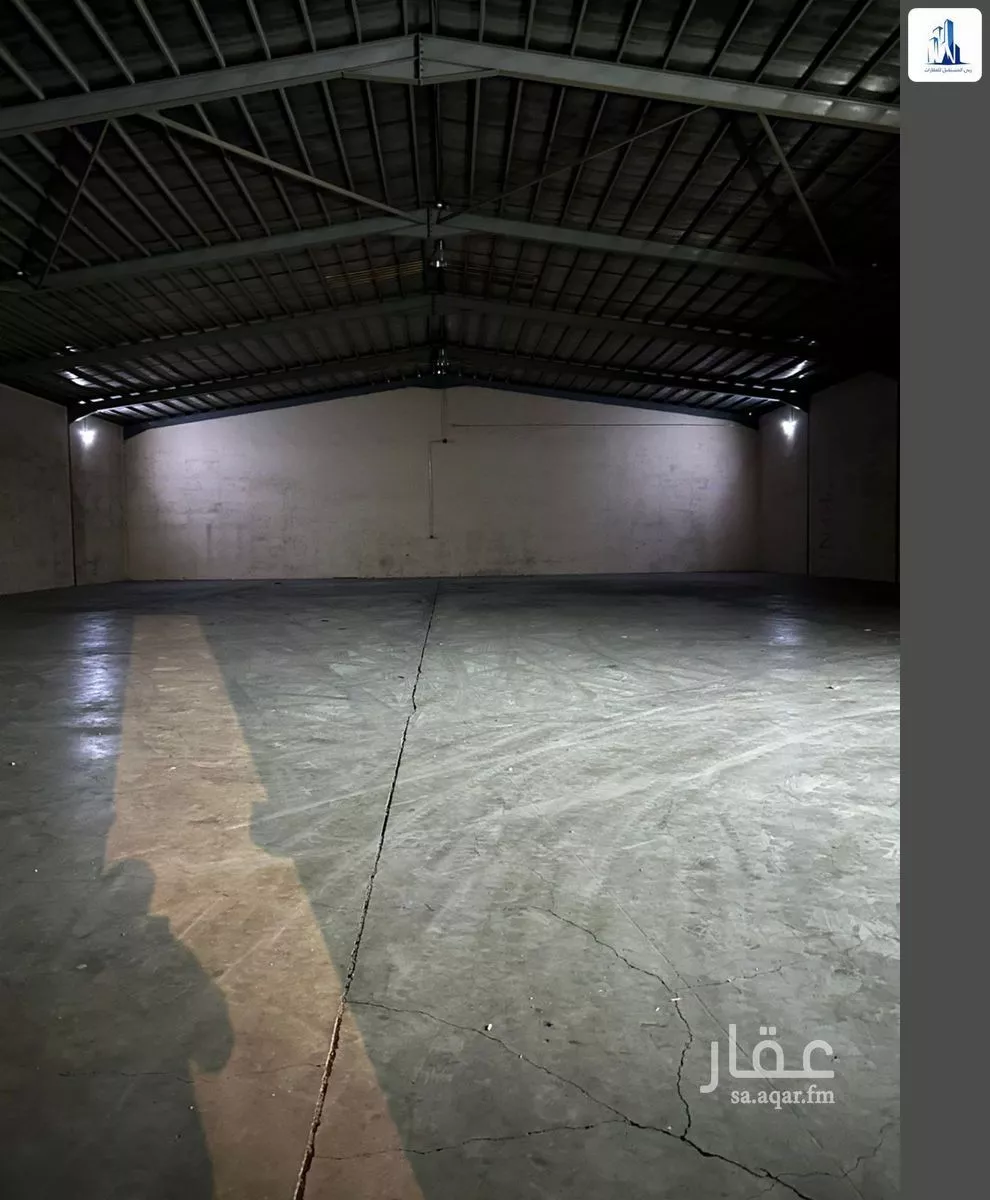 مستودع 1200 م² في السلي 3